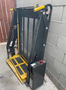 Ncl919ib-2 Braun Corporation Handicap Wheelchair Lift For 2013 Ford E150 And Others