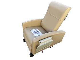 6y40 Champion Manual Medical Recliner/transporter Dialysis Patient Chair 300 Lb