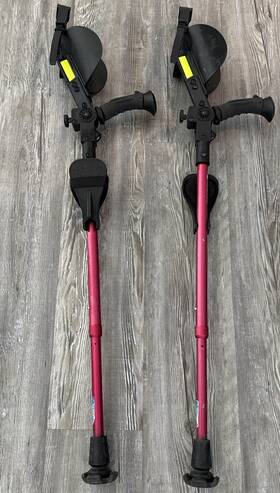 A010 Ergoactives Ergobaum 3g Junior Forearm Crutches- Pink