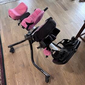 118-600 Leckey Squiggles Stander Chair For Children 30 Kgs Max - Pink/black