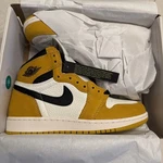 Nike Air Jordan 1 Retro High Og Gs 4.5Y Nwb Box Damage Little Spot On Right Shoe. Fixed Price $77.98.